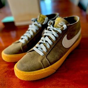 Nike SB Zoom Blazer Chukka